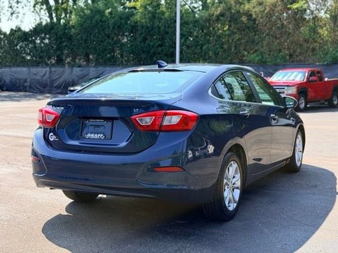 Used 2019 Chevrolet Cruze LT FWD image 3