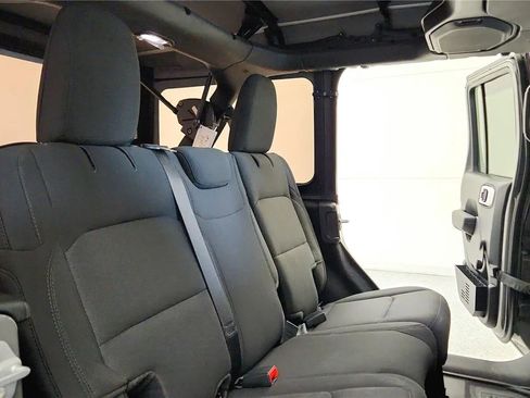 Used 2022 Jeep Wrangler Unlimited Sport AWD/4WD image 29