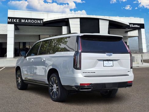 Used 2022 Cadillac Escalade ESV Sport w/ Touring Package AWD/4WD image 3