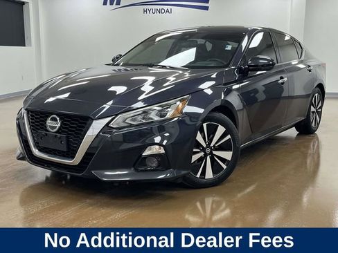 Used 2020 Nissan Altima 2.5 SL FWD image 1