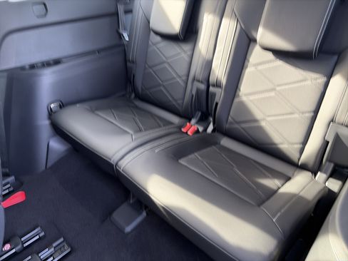 New 2026 Volkswagen Atlas SE image 17