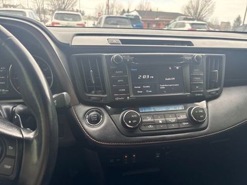 Used 2018 Toyota RAV4 SE w/ Power Extra Value Package image 20