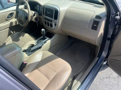 Used 2007 Ford Escape Limited FWD image 10