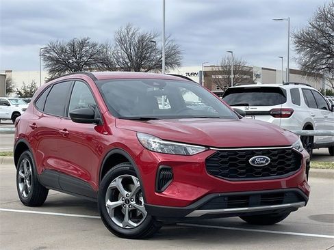 Used 2025 Ford Escape ST-Line image 2