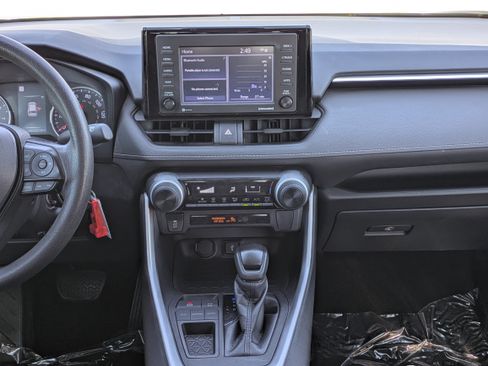 Used 2022 Toyota RAV4 LE w/ Carpet Mat Package (TMS) FWD image 17