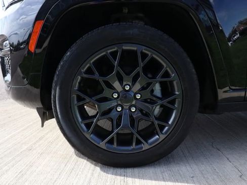 Used 2025 Jeep Grand Cherokee Summit w/ Obsidian Package image 29
