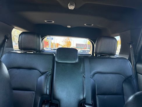 Used 2016 Ford Explorer XLT w/ Equipment Group 202A image 40