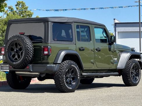 Used 2023 Jeep Wrangler Unlimited w/ Cold Weather Group AWD/4WD image 4