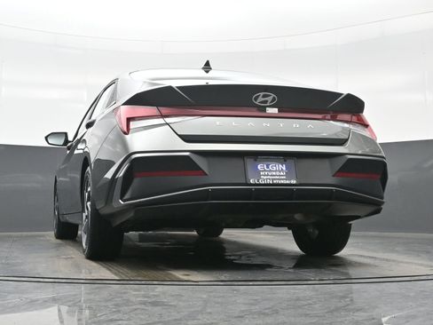 Certified 2025 Hyundai Elantra SEL image 28