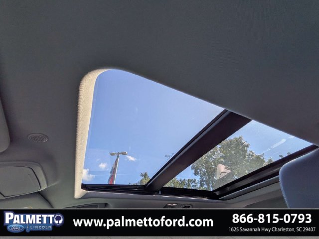 Used 2023 Ford Explorer XLT w/ Equipment Group 202A RWD image 22