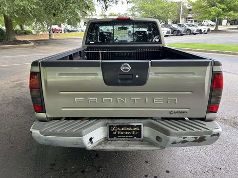 Used 2004 Nissan Frontier XE w/ (VTP) Value Truck Pkg RWD image 3