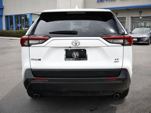 Used 2024 Toyota RAV4 LE AWD/4WD image 8