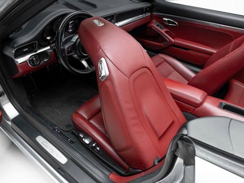 Used 2019 Porsche 911 Carrera image 16