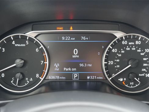 Used 2024 Nissan Altima 2.5 SV FWD image 18