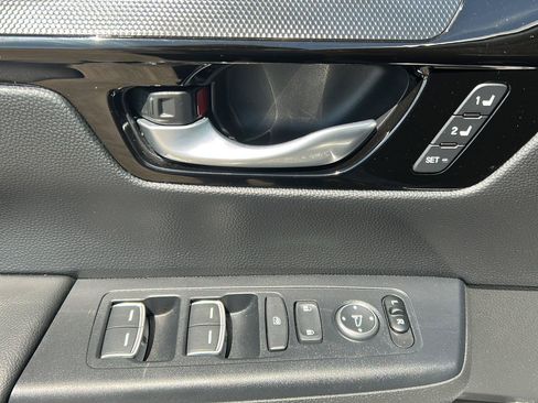 Used 2023 Honda CR-V EX-L image 9