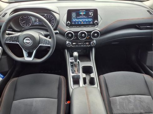 Used 2025 Nissan Sentra SR FWD image 10