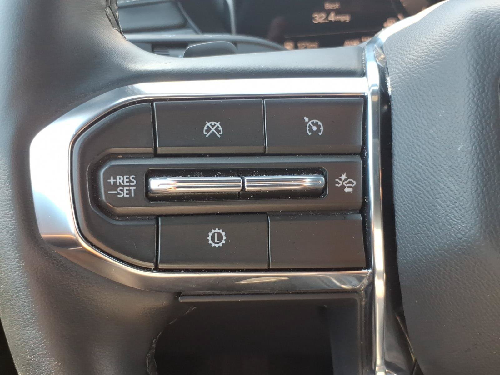 Used 2026 GMC Acadia Elevation w/ Elevation Premium Package AWD/4WD image 14