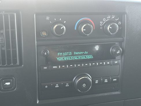 Used 2025 GMC Savana 2500 w/ Driver Convenience Package RWD image 26