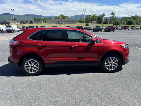 Used 2023 Ford Edge SEL w/ Convenience Package AWD/4WD image 5