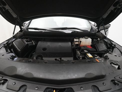 Used 2024 Buick Enclave Essence w/ Experience Buick Package image 3