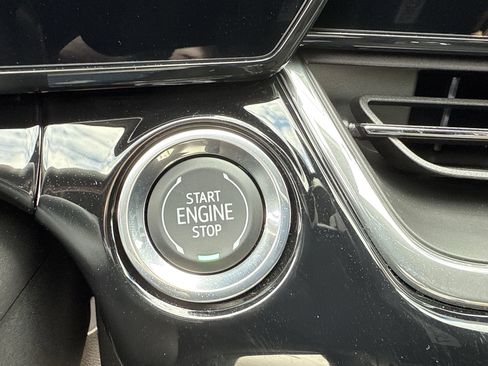 New 2025 Chevrolet Trax RS w/ Driver Confidence Package image 44