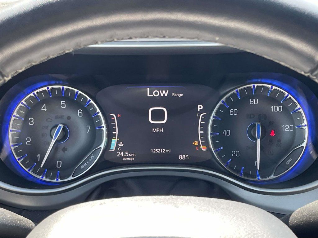 Used 2020 Chrysler Pacifica Touring-L Plus w/ S Appearance Package FWD image 23