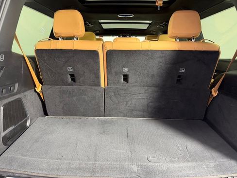 Certified 2024 Jeep Grand Wagoneer Series III w/ Rear Seat Video Group 1 AWD/4WD image 33