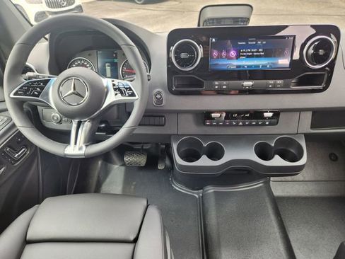 New 2025 Mercedes-Benz Sprinter 2500 image 15