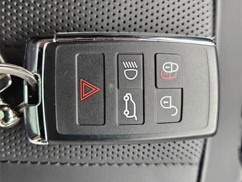 Used 2025 Land Rover Range Rover Long Wheelbase Autobiography image 45