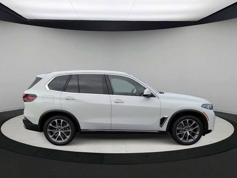 Certified 2024 BMW X5 xDrive40i w/ Premium Package image 9