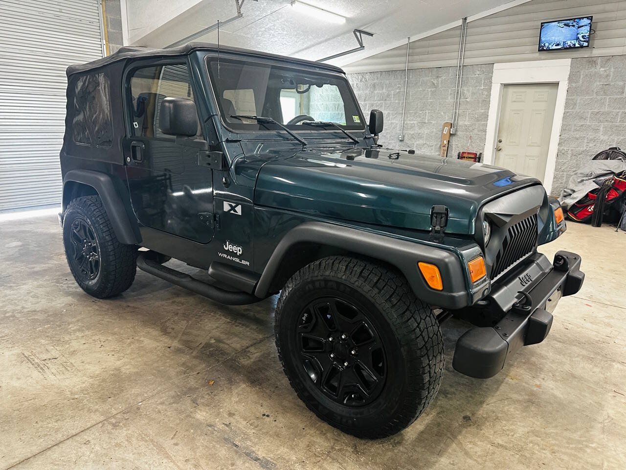 Used 2005 Jeep Wrangler X w/ Tire & Wheel Group (Ecco) AWD/4WD image 17