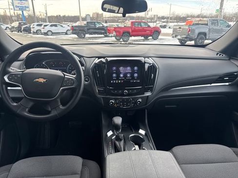 Used 2023 Chevrolet Traverse LT image 15
