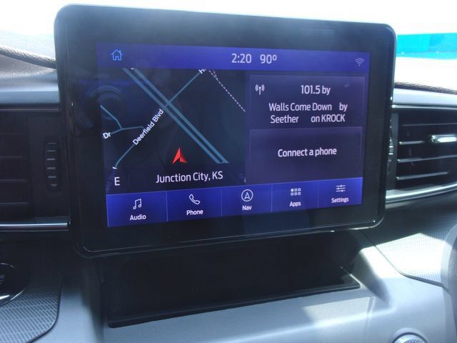 Used 2021 Ford Explorer XLT w/ Equipment Group 202A AWD/4WD image 22