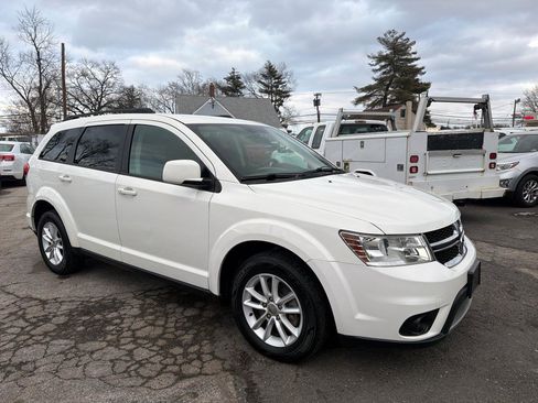 Used 2015 Dodge Journey SXT w/ Flexible Seating Group image 3