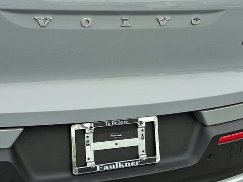 New 2025 Volvo XC40 B5 Ultra w/ Protection Package Premier image 16