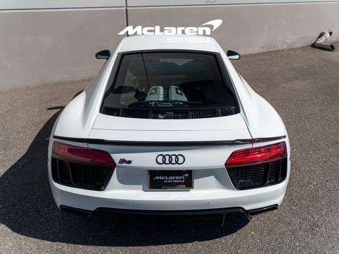Used 2018 Audi R8 V10 w/ Premium Package RWD image 30