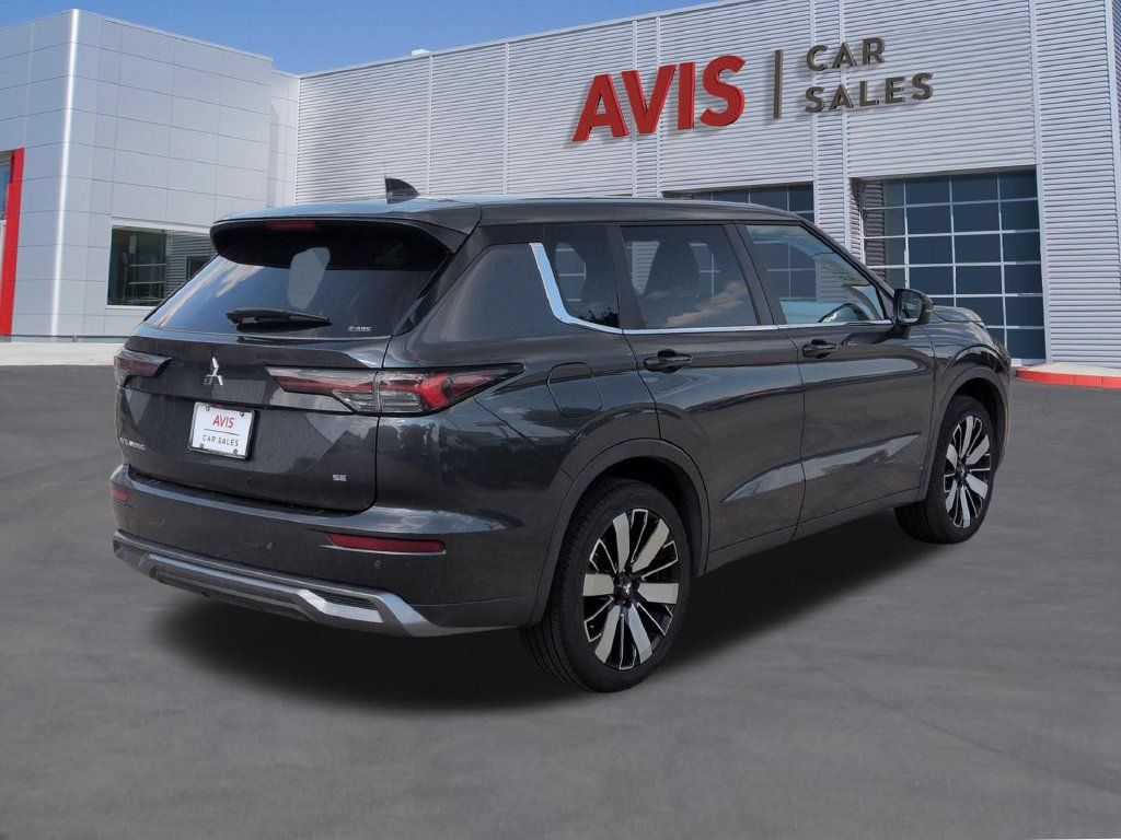 Used 2025 Mitsubishi Outlander SE AWD/4WD image 6
