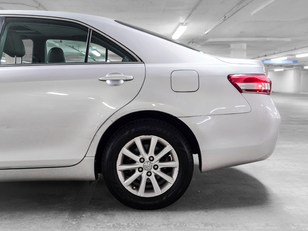 Used 2011 Toyota Camry XLE w/ XLE Extra-Value Pkg #2 FWD image 17