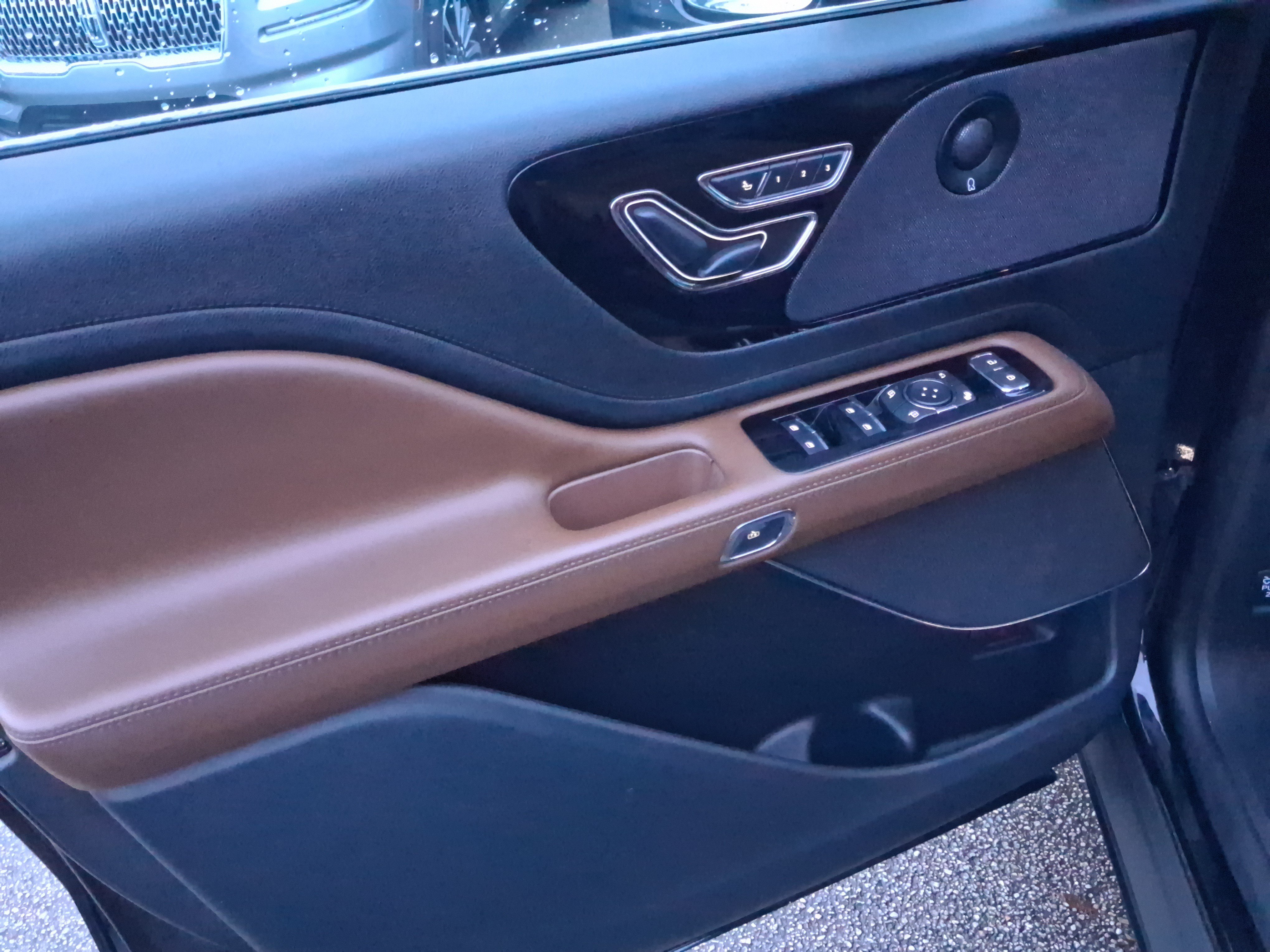 Certified 2023 Lincoln Aviator Reserve RWD image 12