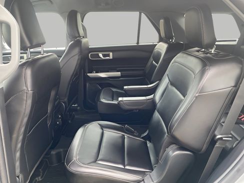 Used 2023 Ford Explorer XLT w/ Equipment Group 202A image 40