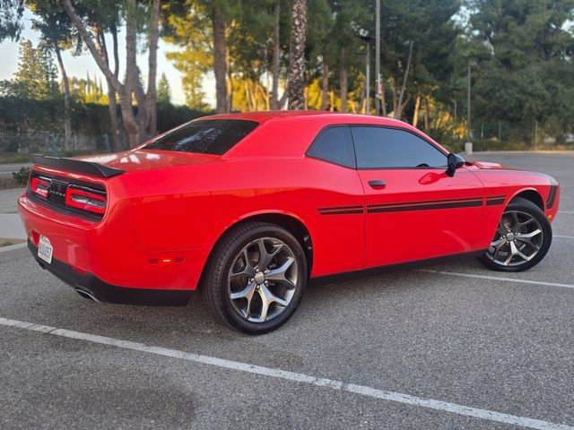 Used 2016 Dodge Challenger SXT w/ Driver Convenience Group RWD image 31