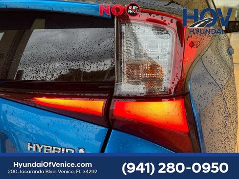 Used 2022 Toyota Prius LE FWD image 8