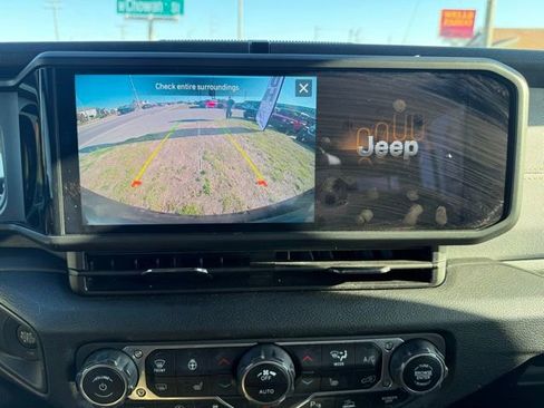 Used 2024 Jeep Wrangler Sport S image 22