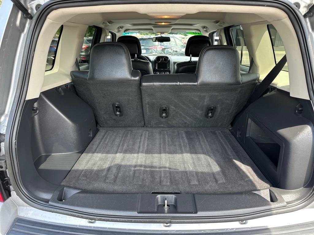 Used 2016 Jeep Patriot High Altitude AWD/4WD image 9