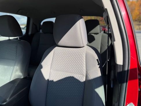 Used 2022 Toyota Tacoma SR5 image 8