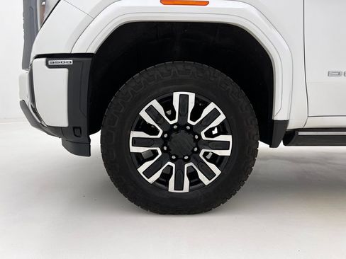 Used 2024 GMC Sierra 3500 Denali Ultimate image 32