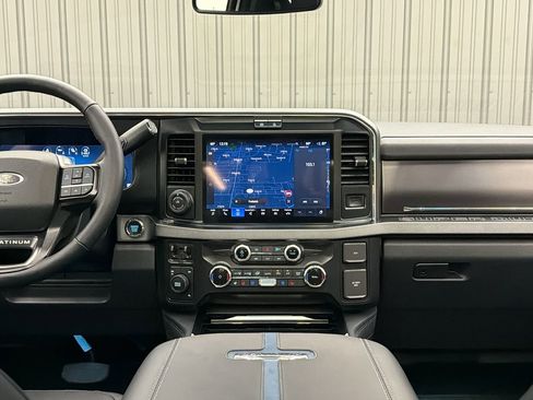 Used 2026 Ford F450 Platinum w/ FX4 Off-Road Package AWD/4WD image 27