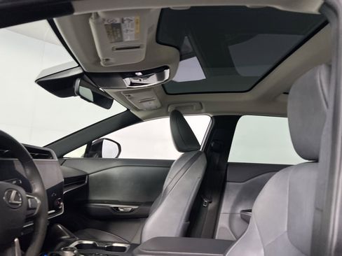 Used 2023 Lexus RZ 450e Premium image 23