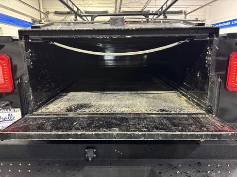 Used 2022 Chevrolet Silverado 2500 LT w/ Convenience Package image 11