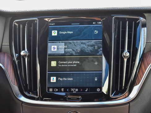 Used 2023 Volvo V60 B5 Cross Country Ultimate w/ Climate Package image 14